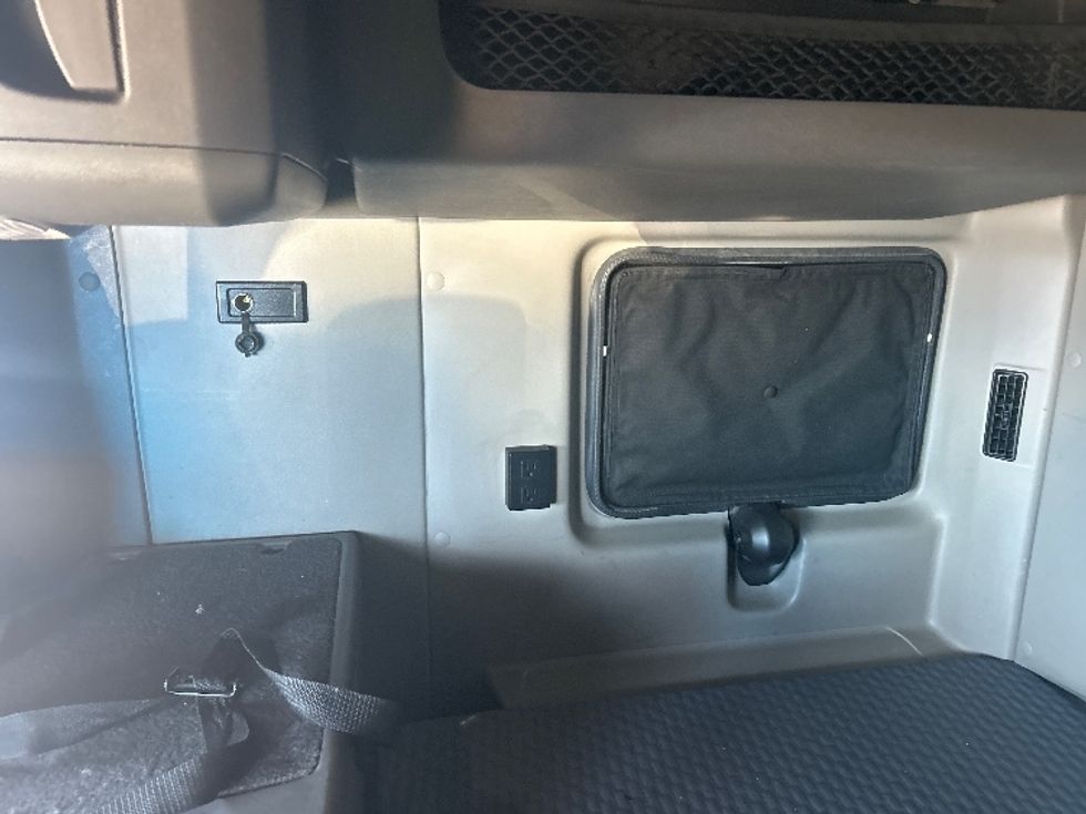 Sleeper Tractor-Heavy Duty Tractors-International-2021-LT625-El Paso-TX-765,391\n\t\tmiles-$ 33,250 - Image 19