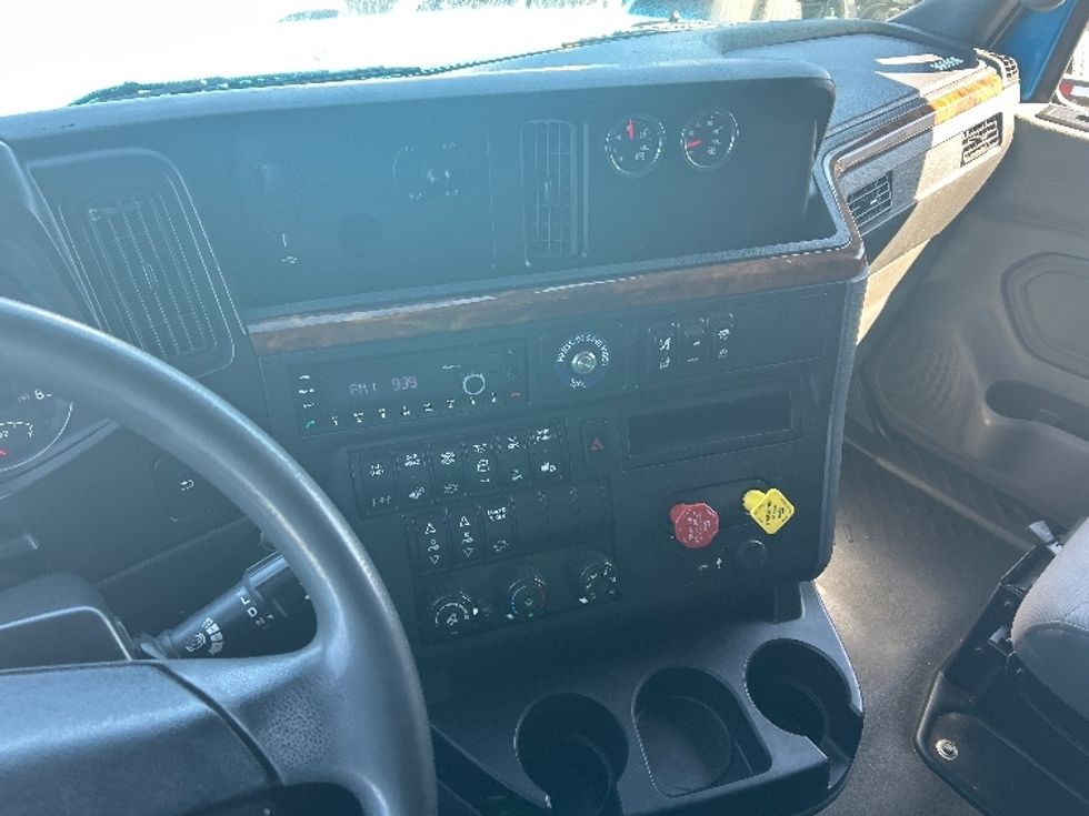 Sleeper Tractor-Heavy Duty Tractors-International-2021-LT625-El Paso-TX-766,396\n\t\tmiles-$ 33,250 - Image 10