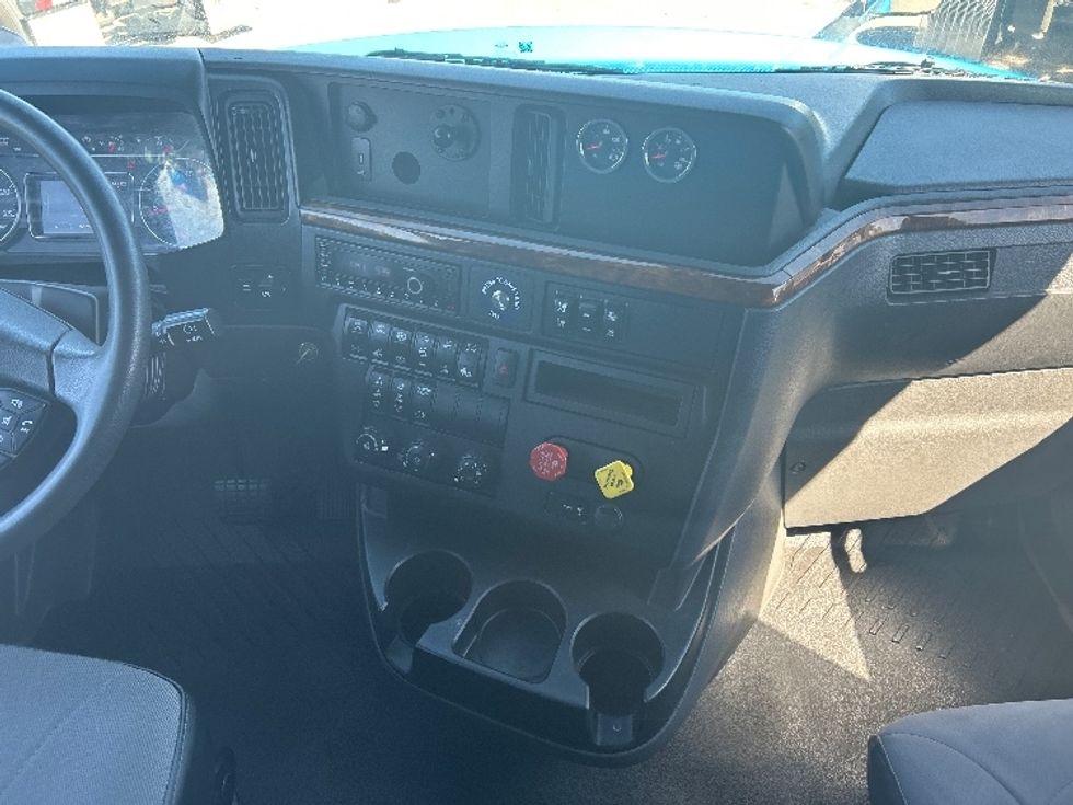 Sleeper Tractor-Heavy Duty Tractors-International-2021-LT625-El Paso-TX-766,396\n\t\tmiles-$ 33,250 - Image 12