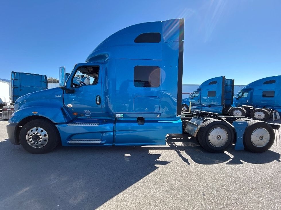 Sleeper Tractor-Heavy Duty Tractors-International-2021-LT625-El Paso-TX-766,396\n\t\tmiles-$ 33,250 - Image 4