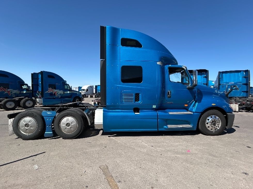 Sleeper Tractor-Heavy Duty Tractors-International-2021-LT625-El Paso-TX-766,396\n\t\tmiles-$ 33,250 - Image 8