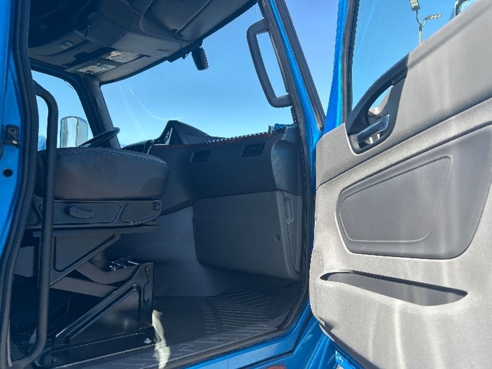 Sleeper Tractor-Heavy Duty Tractors-International-2021-LT625-El Paso-TX-766,671\n\t\tmiles-$ 27,750 - Image 13