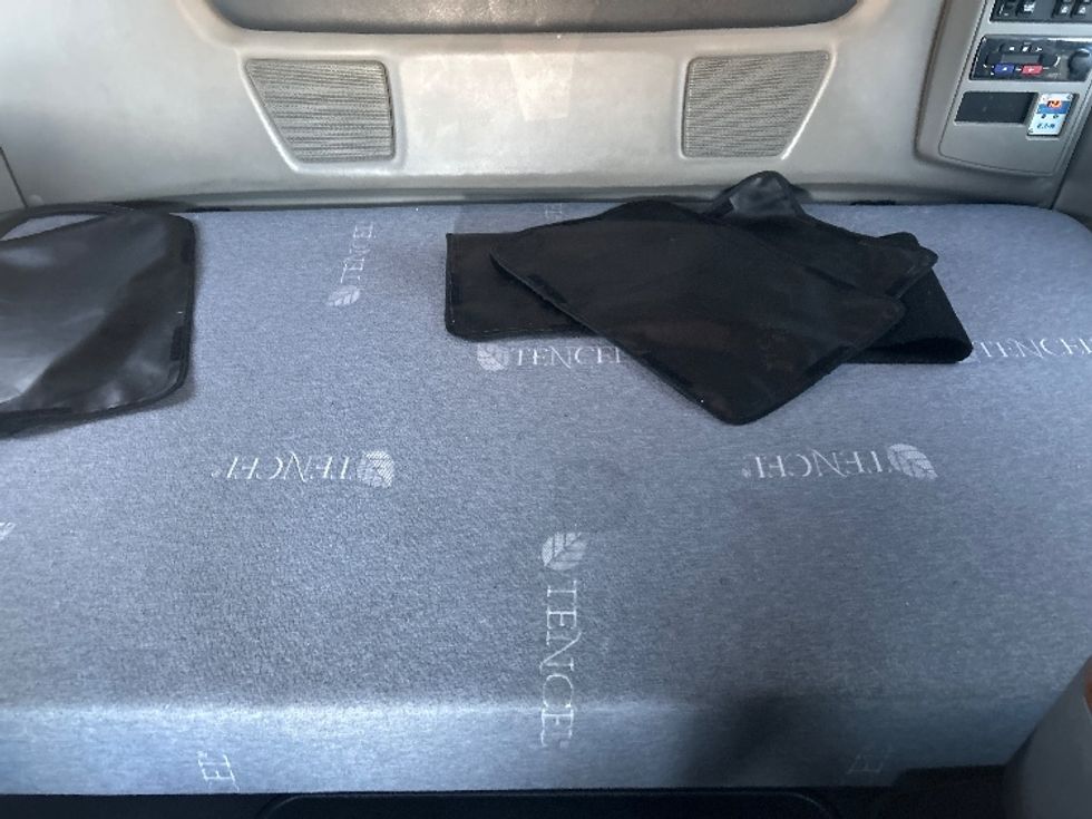 Sleeper Tractor-Heavy Duty Tractors-International-2021-LT625-El Paso-TX-766,671\n\t\tmiles-$ 27,750 - Image 17