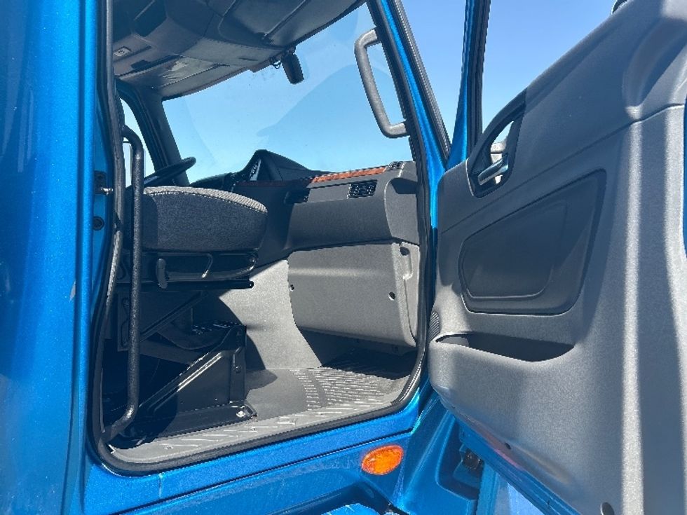 Sleeper Tractor-Heavy Duty Tractors-International-2021-LT625-El Paso-TX-767,721\n\t\tmiles-$ 27,750 - Image 13