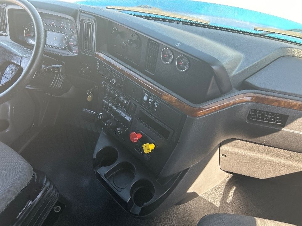 Sleeper Tractor-Heavy Duty Tractors-International-2021-LT625-El Paso-TX-767,721\n\t\tmiles-$ 27,750 - Image 15