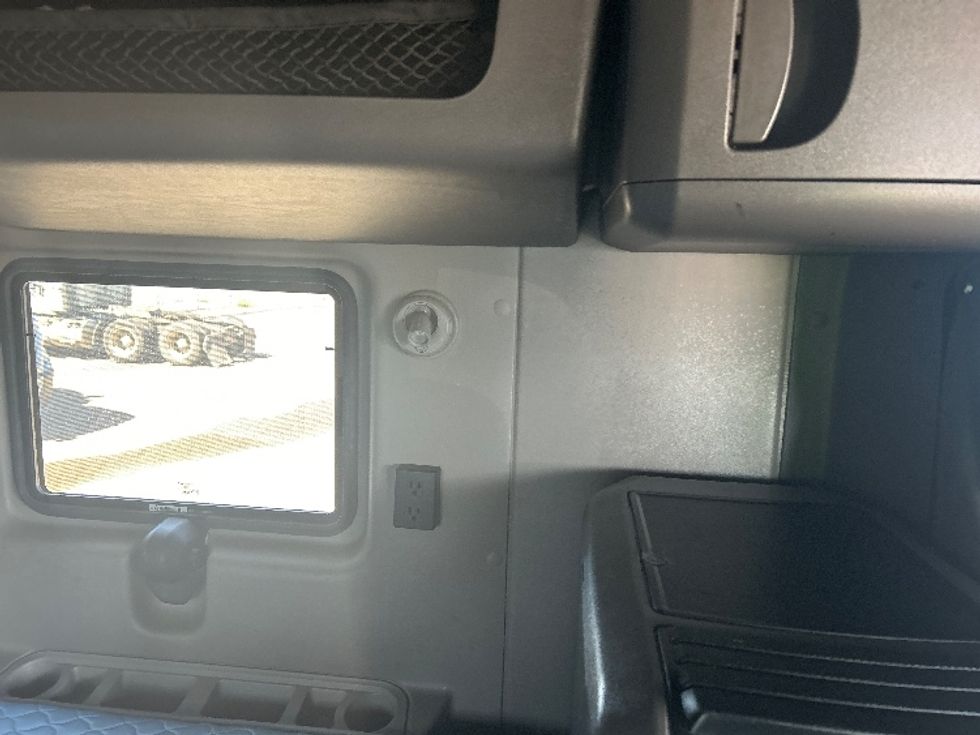Sleeper Tractor-Heavy Duty Tractors-International-2021-LT625-El Paso-TX-767,721\n\t\tmiles-$ 27,750 - Image 18