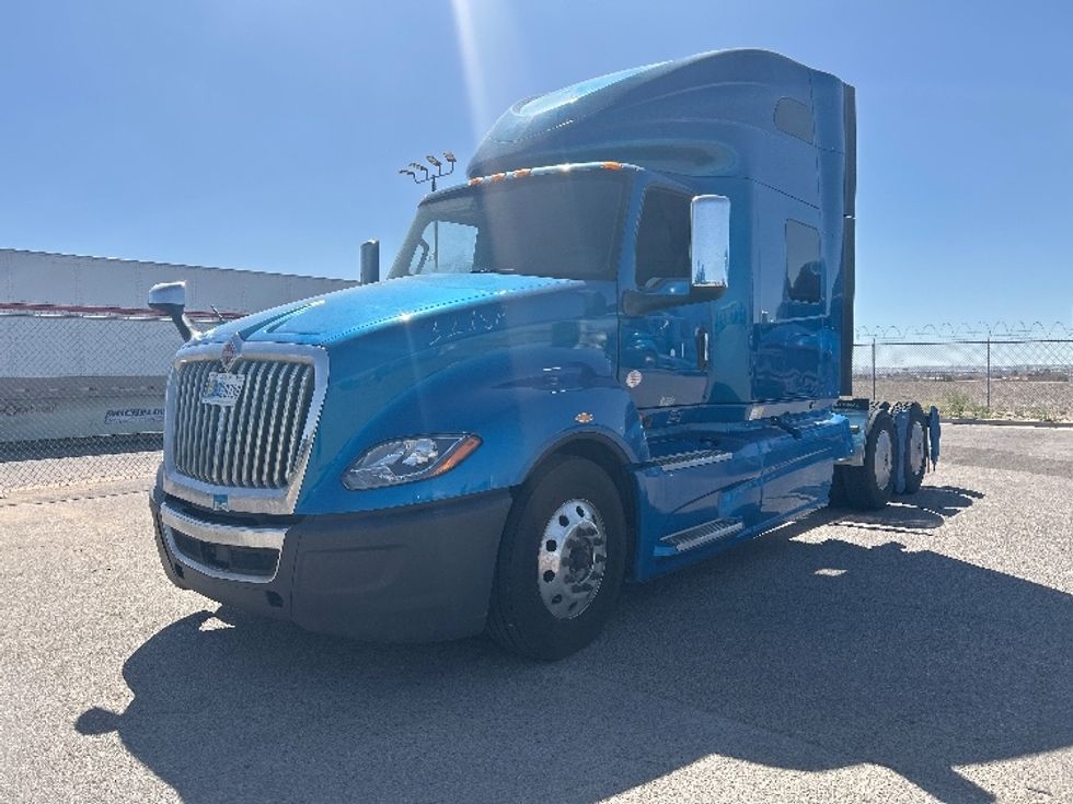 Sleeper Tractor-Heavy Duty Tractors-International-2021-LT625-El Paso-TX-767,721\n\t\tmiles-$ 27,750 - Image 3