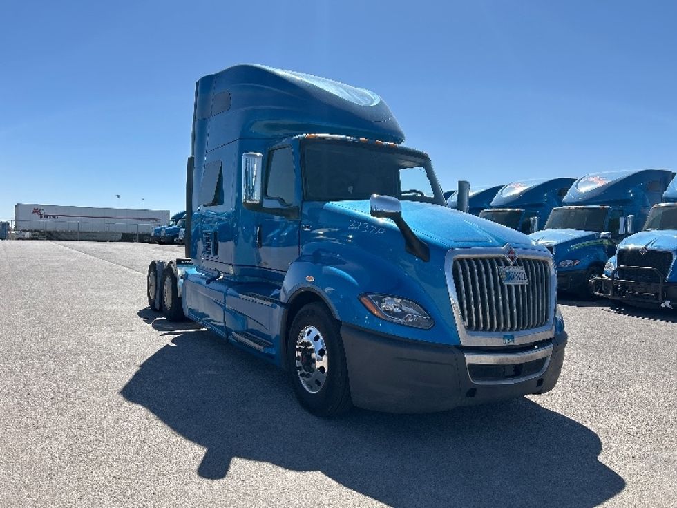 Sleeper Tractor-Heavy Duty Tractors-International-2021-LT625-El Paso-TX-767,944\n\t\tmiles-$ 27,750 - Image 1