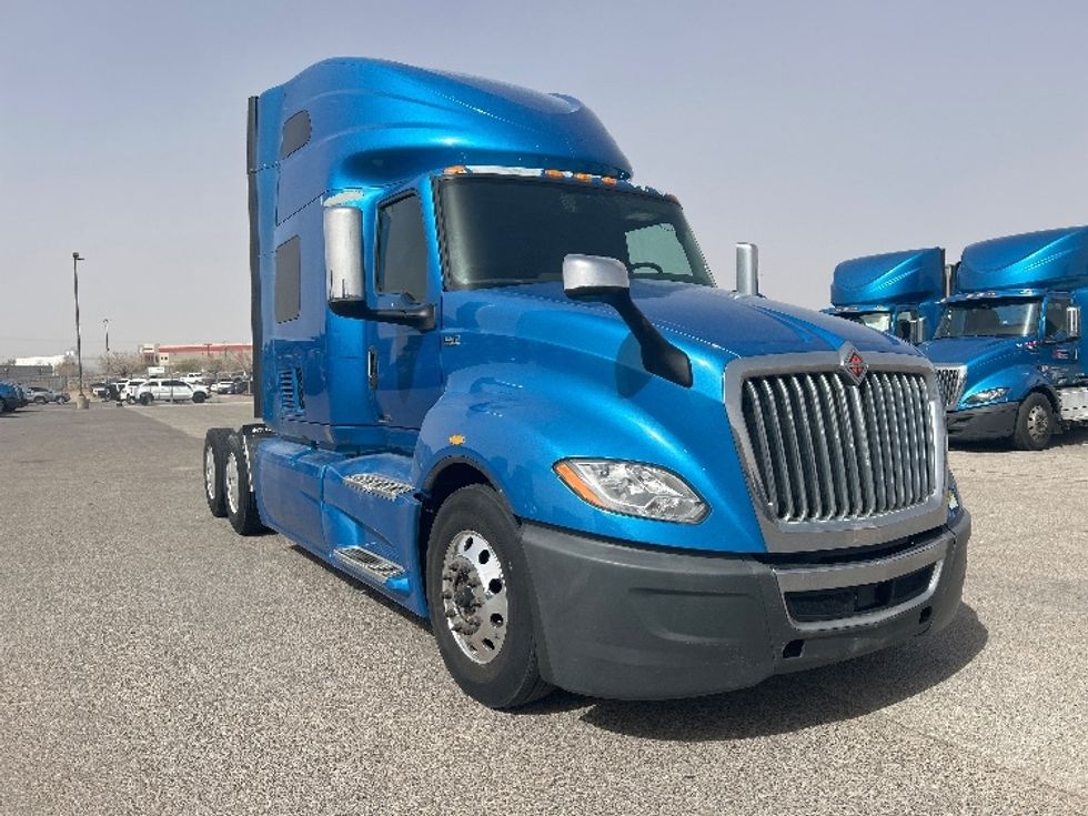 Sleeper Tractor-Heavy Duty Tractors-International-2021-LT625-El Paso-TX-768,105\n\t\tmiles-$ 27,750 - Image 1