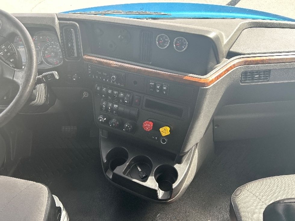 Sleeper Tractor-Heavy Duty Tractors-International-2021-LT625-El Paso-TX-768,105\n\t\tmiles-$ 27,750 - Image 12