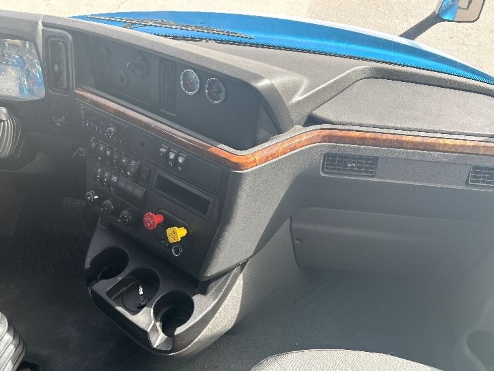 Sleeper Tractor-Heavy Duty Tractors-International-2021-LT625-El Paso-TX-768,105\n\t\tmiles-$ 27,750 - Image 15