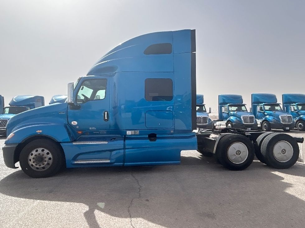 Sleeper Tractor-Heavy Duty Tractors-International-2021-LT625-El Paso-TX-768,105\n\t\tmiles-$ 27,750 - Image 4