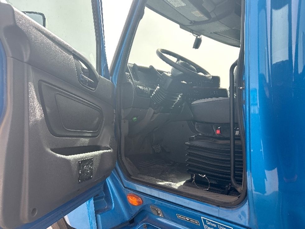 Sleeper Tractor-Heavy Duty Tractors-International-2021-LT625-El Paso-TX-768,105\n\t\tmiles-$ 27,750 - Image 9