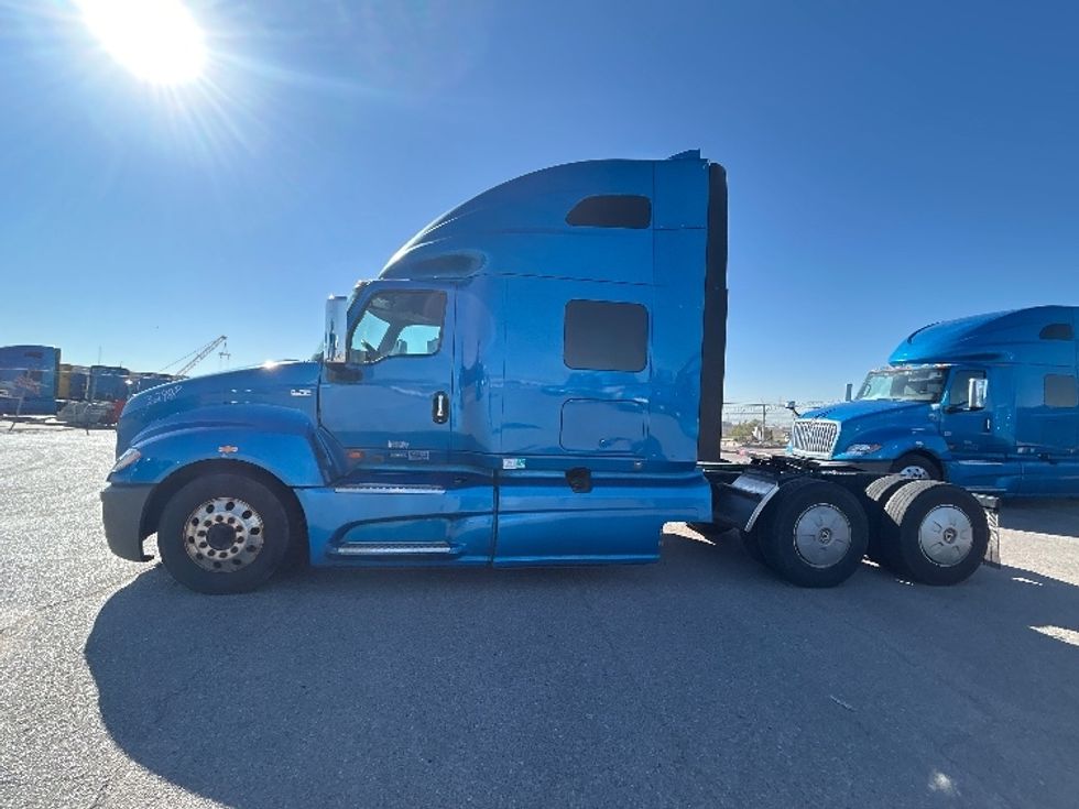 Sleeper Tractor-Heavy Duty Tractors-International-2021-LT625-El Paso-TX-768,657\n\t\tmiles-$ 30,750 - Image 4