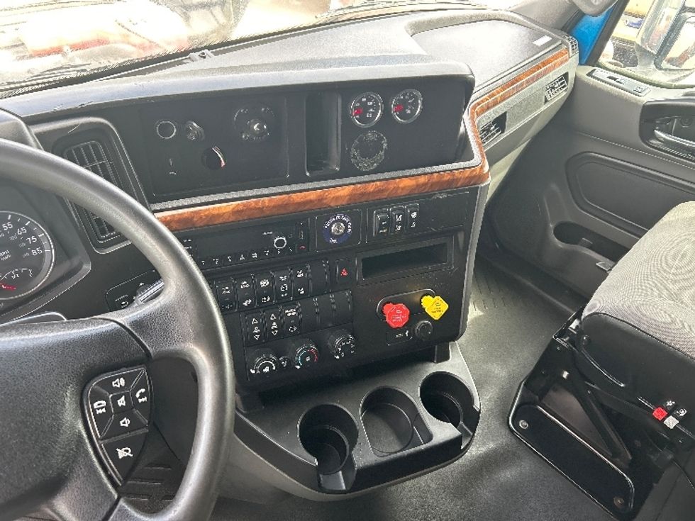 Sleeper Tractor-Heavy Duty Tractors-International-2021-LT625-El Paso-TX-769,375\n\t\tmiles-$ 33,500 - Image 10