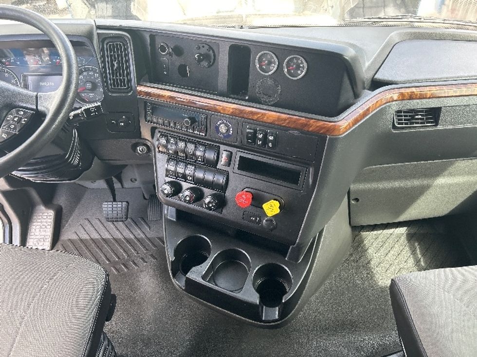 Sleeper Tractor-Heavy Duty Tractors-International-2021-LT625-El Paso-TX-769,375\n\t\tmiles-$ 33,500 - Image 12