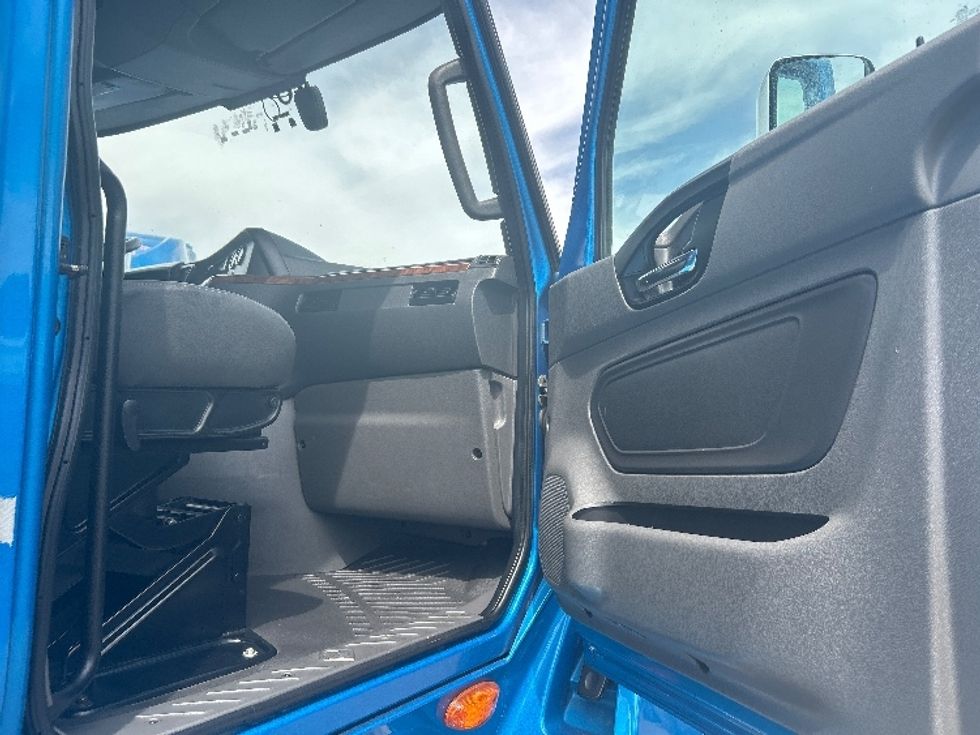 Sleeper Tractor-Heavy Duty Tractors-International-2021-LT625-El Paso-TX-769,375\n\t\tmiles-$ 33,500 - Image 13