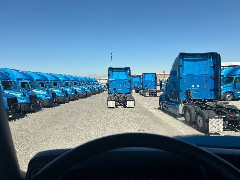 Sleeper Tractor-Heavy Duty Tractors-International-2021-LT625-El Paso-TX-770,000\n\t\tmiles-$ 27,750 - Image 11