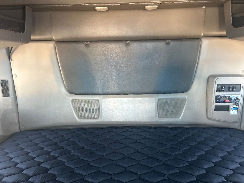 Sleeper Tractor-Heavy Duty Tractors-International-2021-LT625-El Paso-TX-770,000\n\t\tmiles-$ 27,750 - Image 16