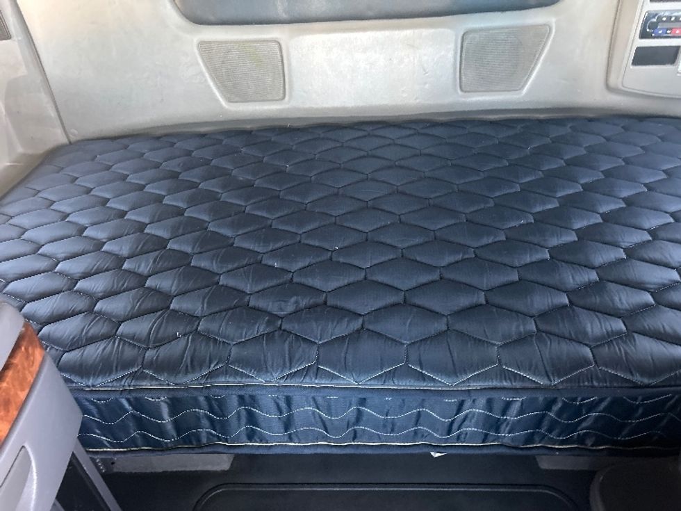 Sleeper Tractor-Heavy Duty Tractors-International-2021-LT625-El Paso-TX-770,000\n\t\tmiles-$ 27,750 - Image 17