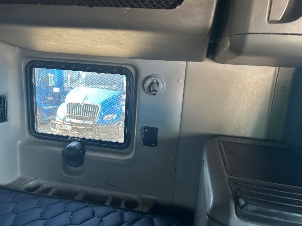 Sleeper Tractor-Heavy Duty Tractors-International-2021-LT625-El Paso-TX-770,000\n\t\tmiles-$ 27,750 - Image 18