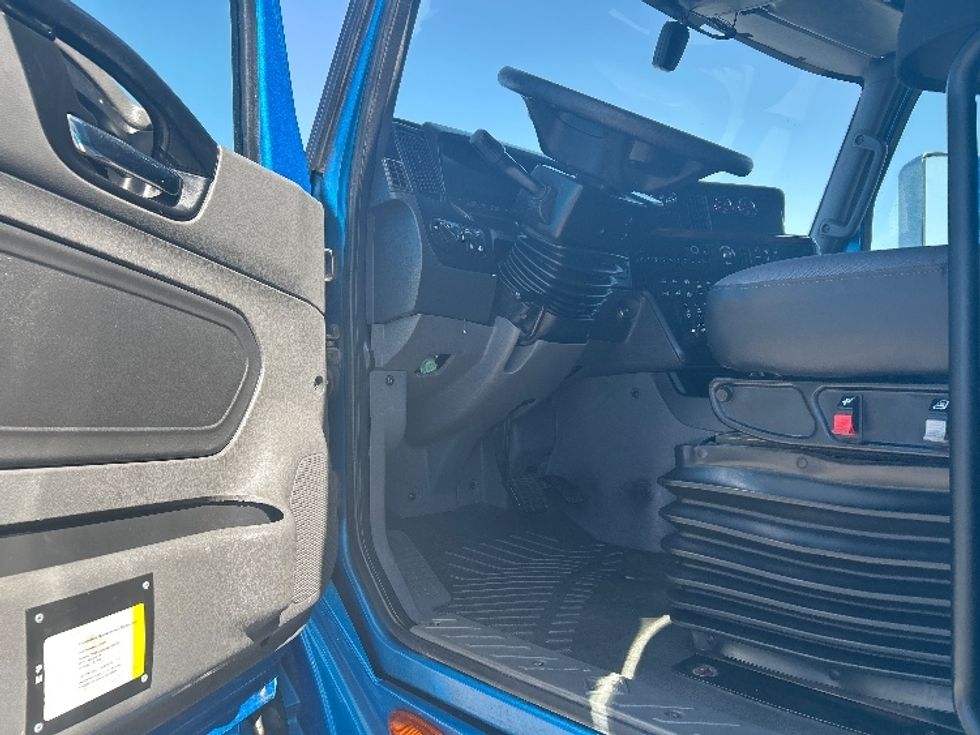 Sleeper Tractor-Heavy Duty Tractors-International-2021-LT625-El Paso-TX-770,000\n\t\tmiles-$ 27,750 - Image 9