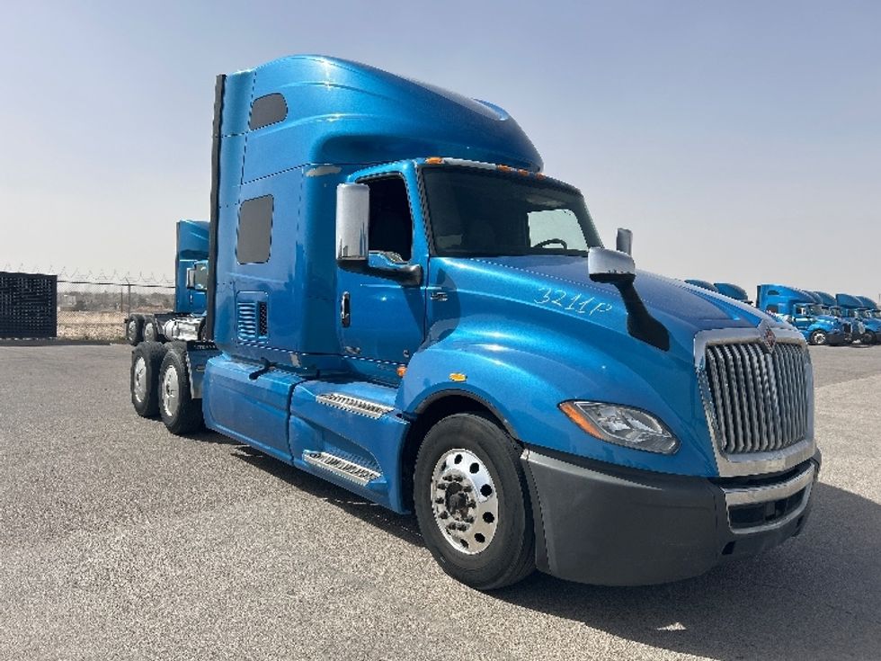 Sleeper Tractor-Heavy Duty Tractors-International-2021-LT625-El Paso-TX-771,943\n\t\tmiles-$ 27,750 - Image 1
