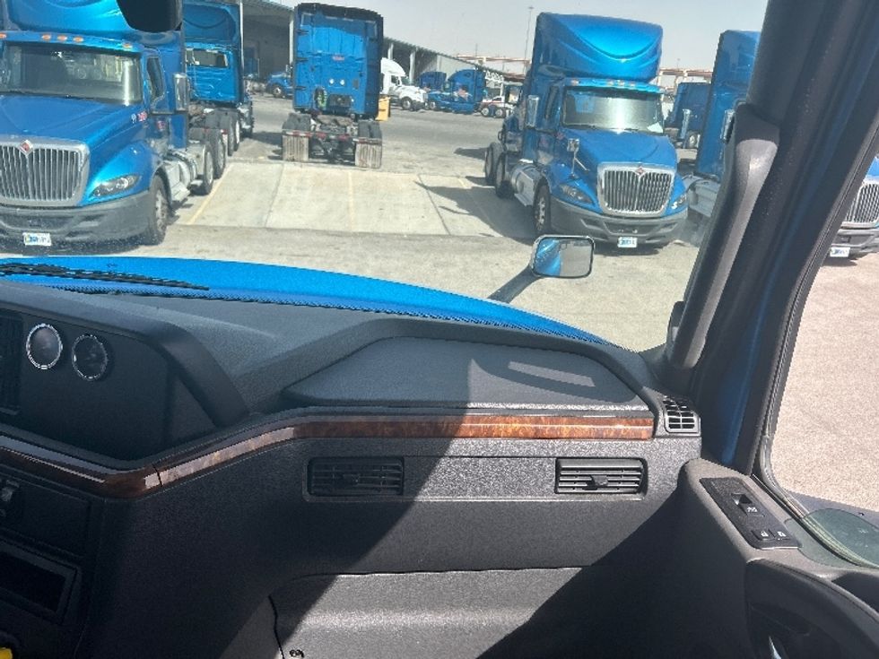 Sleeper Tractor-Heavy Duty Tractors-International-2021-LT625-El Paso-TX-771,943\n\t\tmiles-$ 27,750 - Image 14