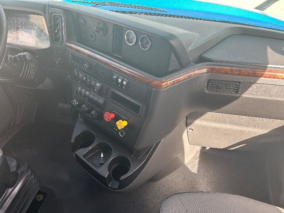 Sleeper Tractor-Heavy Duty Tractors-International-2021-LT625-El Paso-TX-771,943\n\t\tmiles-$ 27,750 - Image 15