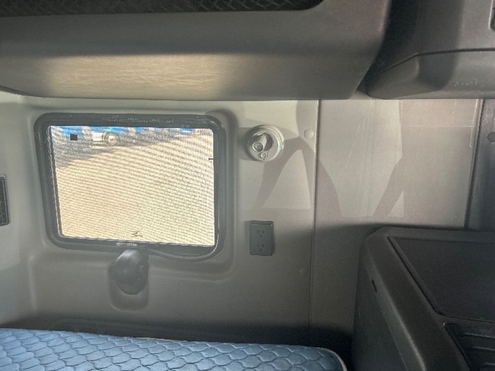 Sleeper Tractor-Heavy Duty Tractors-International-2021-LT625-El Paso-TX-771,943\n\t\tmiles-$ 27,750 - Image 18