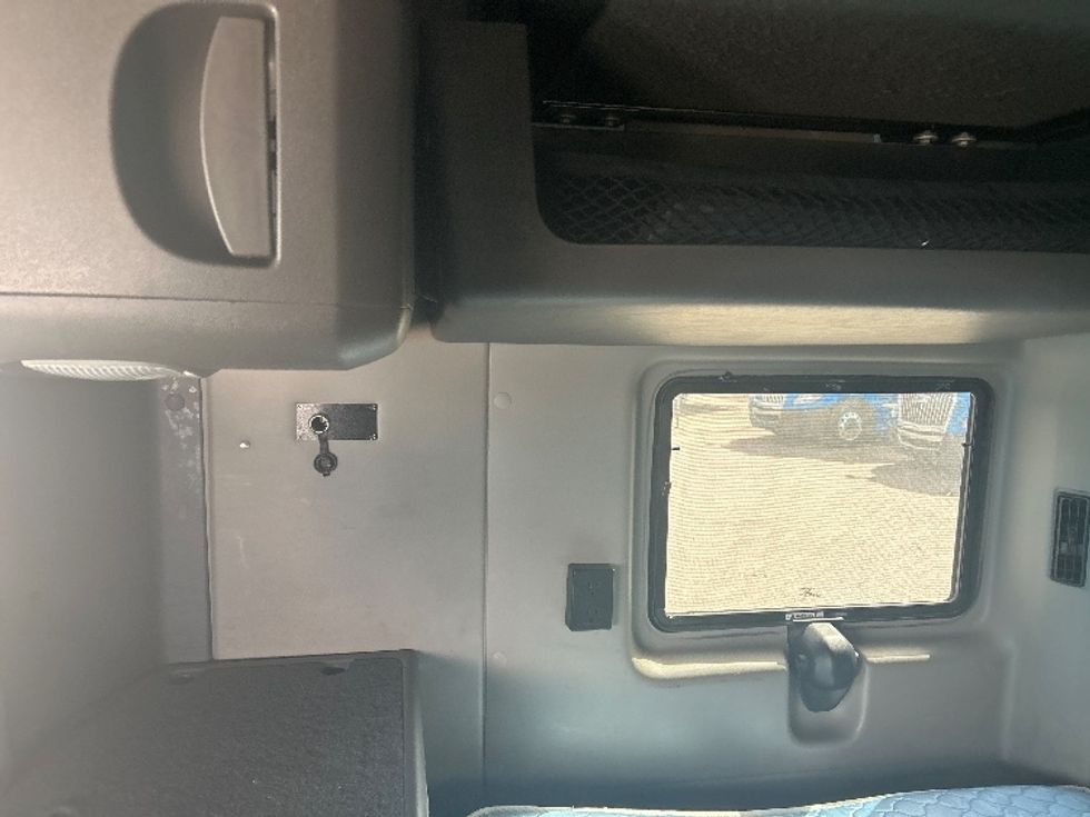 Sleeper Tractor-Heavy Duty Tractors-International-2021-LT625-El Paso-TX-771,943\n\t\tmiles-$ 27,750 - Image 19