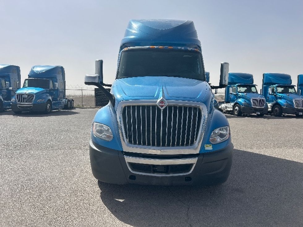 Sleeper Tractor-Heavy Duty Tractors-International-2021-LT625-El Paso-TX-771,943\n\t\tmiles-$ 27,750 - Image 2