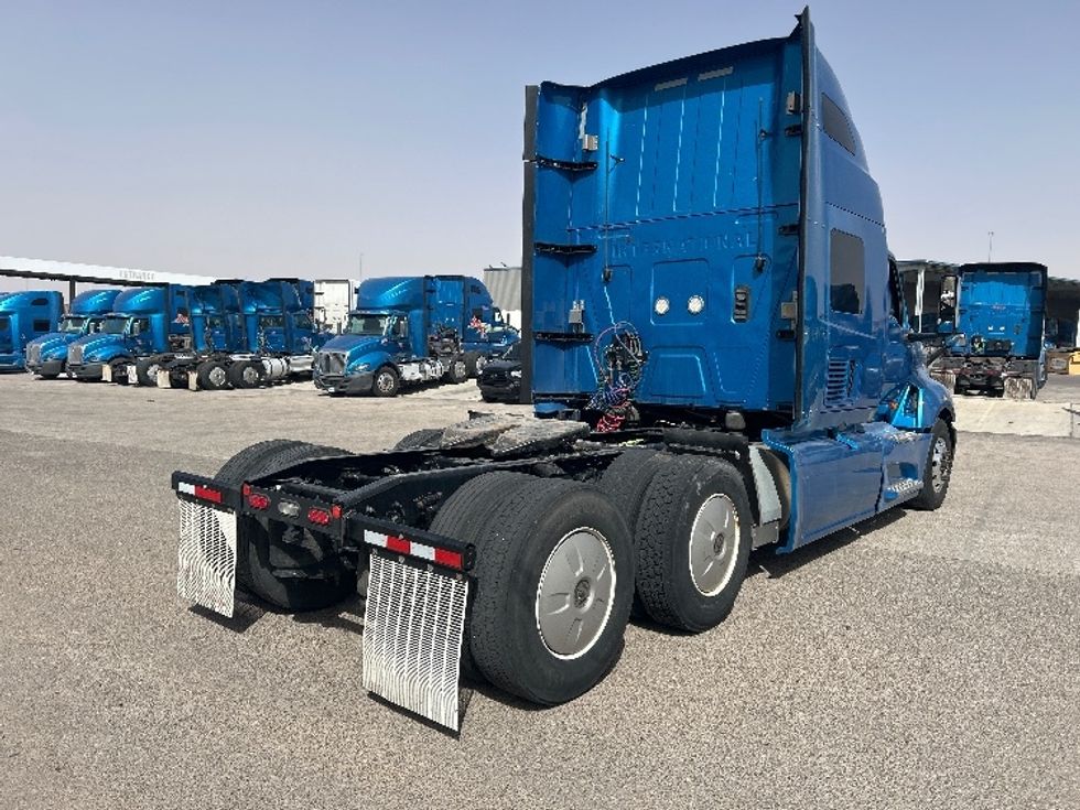 Sleeper Tractor-Heavy Duty Tractors-International-2021-LT625-El Paso-TX-771,943\n\t\tmiles-$ 27,750 - Image 7