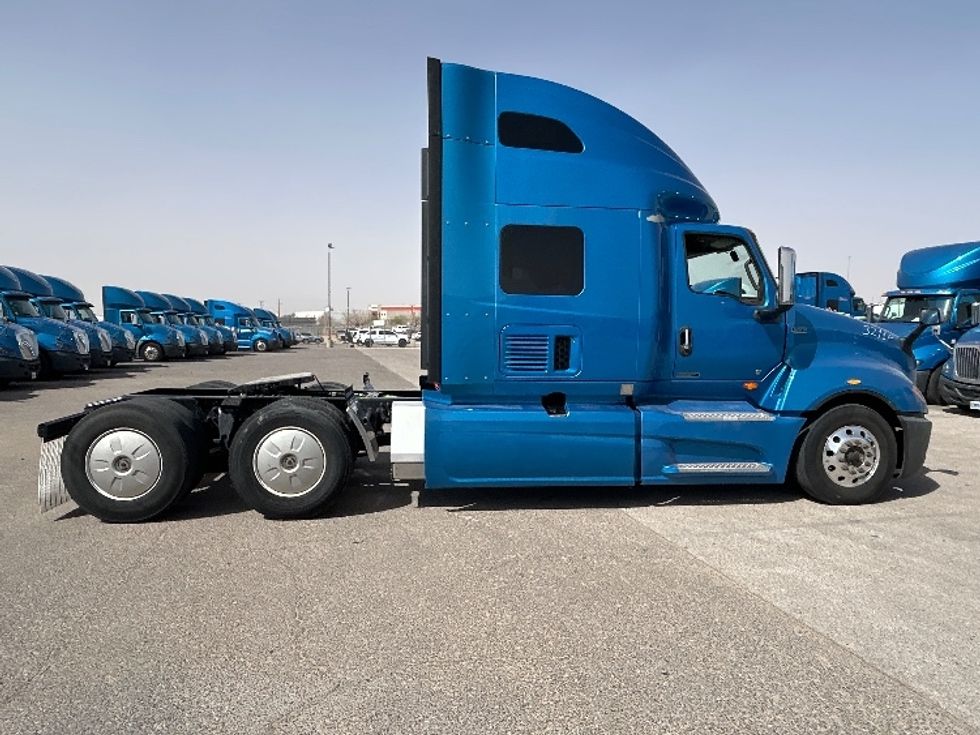 Sleeper Tractor-Heavy Duty Tractors-International-2021-LT625-El Paso-TX-771,943\n\t\tmiles-$ 27,750 - Image 8