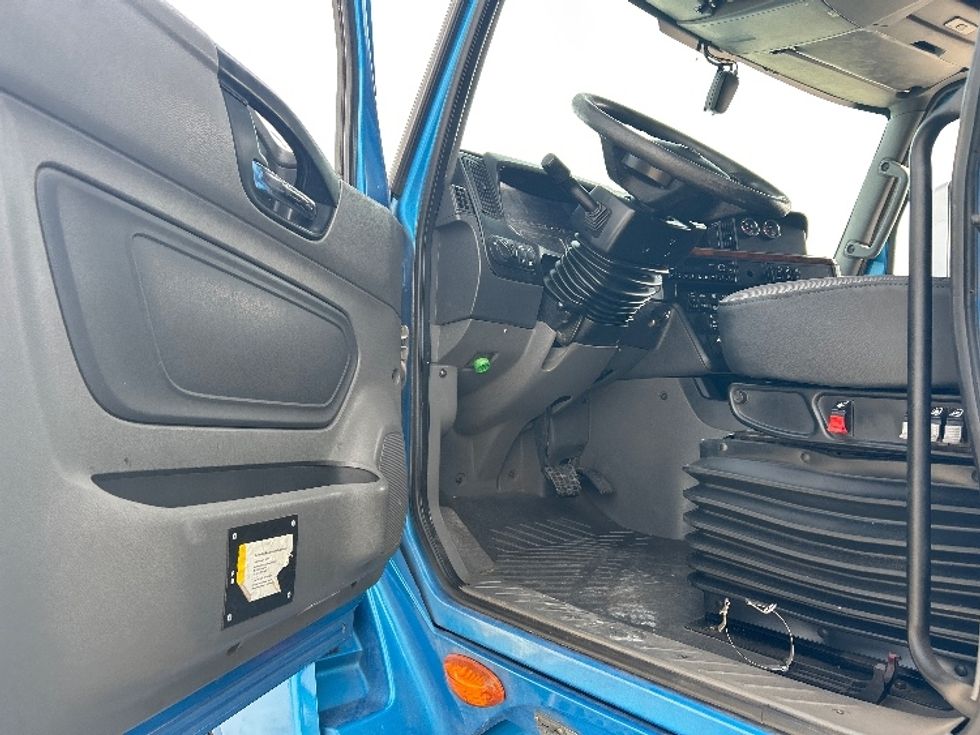 Sleeper Tractor-Heavy Duty Tractors-International-2021-LT625-El Paso-TX-771,943\n\t\tmiles-$ 27,750 - Image 9