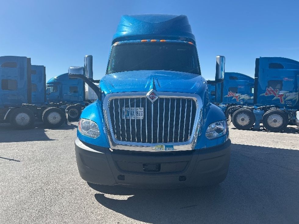 Sleeper Tractor-Heavy Duty Tractors-International-2021-LT625-El Paso-TX-773,383\n\t\tmiles-$ 34,250 - Image 2