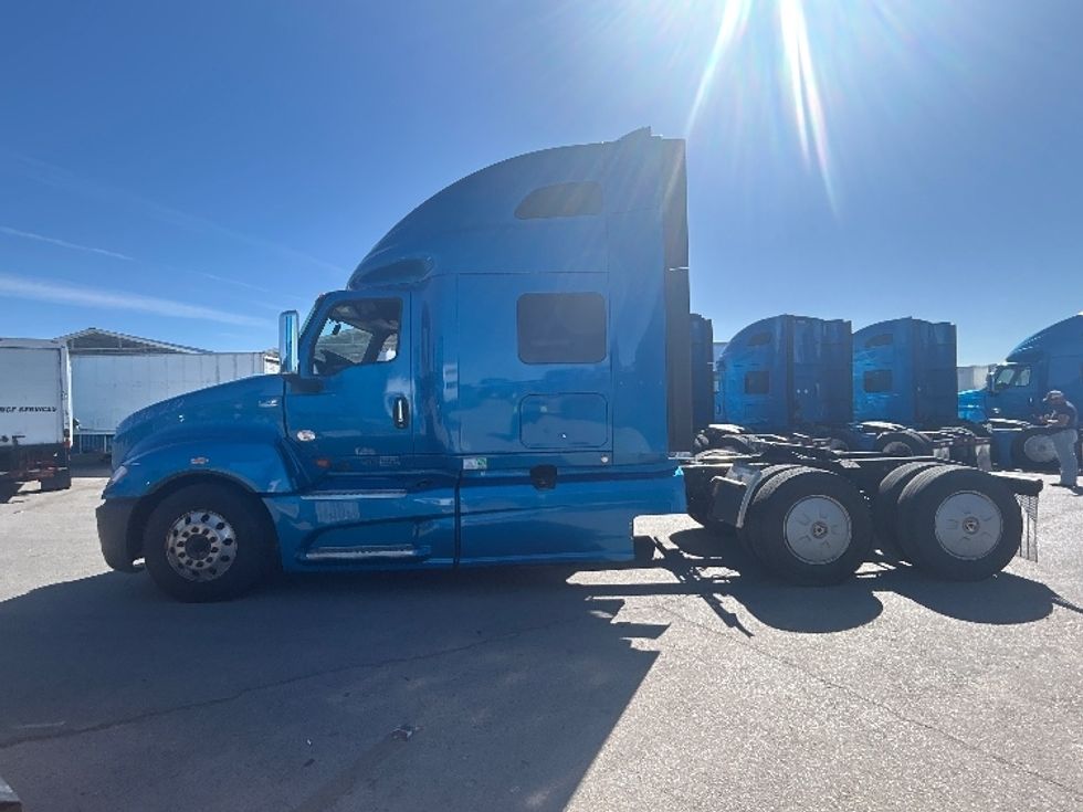 Sleeper Tractor-Heavy Duty Tractors-International-2021-LT625-El Paso-TX-773,383\n\t\tmiles-$ 34,250 - Image 4