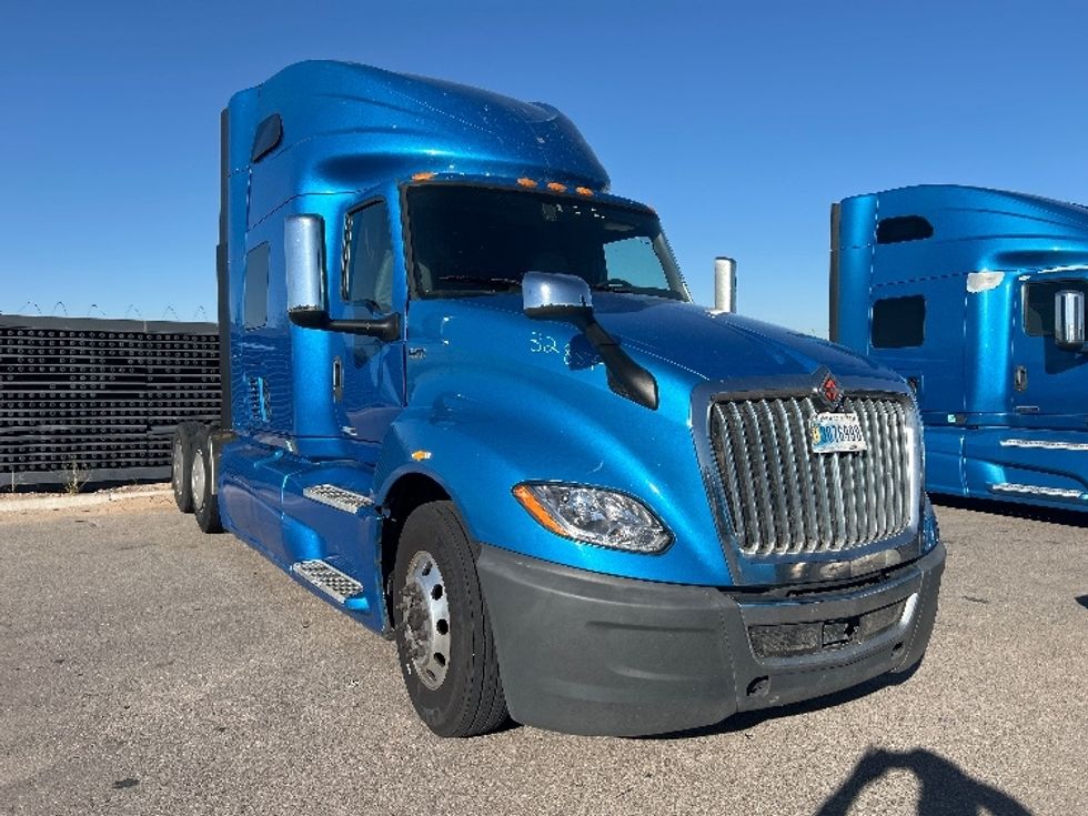 Sleeper Tractor-Heavy Duty Tractors-International-2021-LT625-El Paso-TX-773,933\n\t\tmiles-$ 30,750 - Image 1