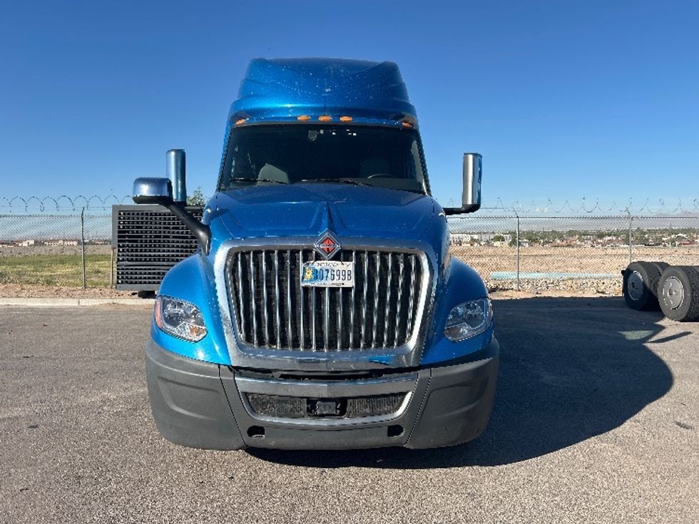 Sleeper Tractor-Heavy Duty Tractors-International-2021-LT625-El Paso-TX-773,933\n\t\tmiles-$ 30,750 - Image 2
