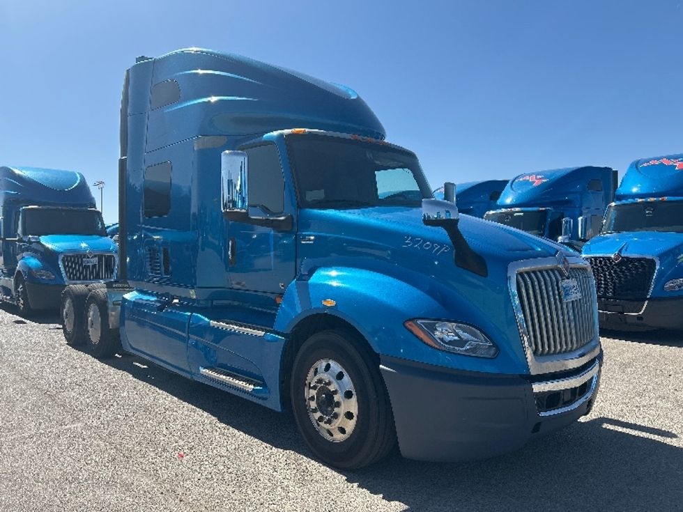 Sleeper Tractor-Heavy Duty Tractors-International-2021-LT625-El Paso-TX-774,127\n\t\tmiles-$ 27,750 - Image 1