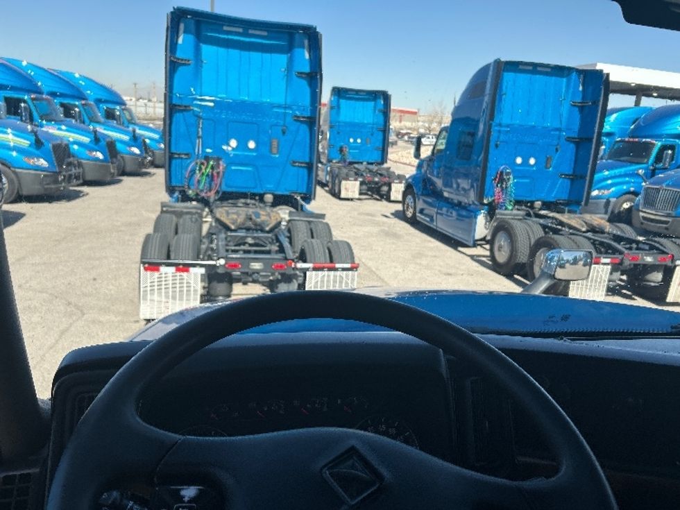 Sleeper Tractor-Heavy Duty Tractors-International-2021-LT625-El Paso-TX-774,127\n\t\tmiles-$ 27,750 - Image 11