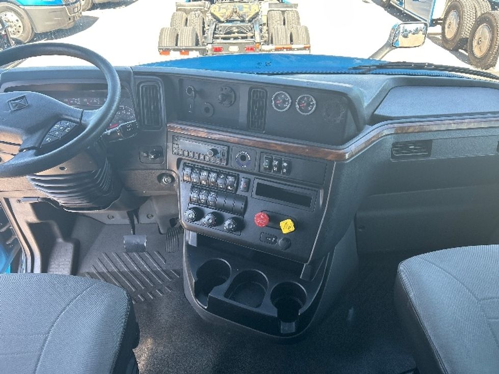 Sleeper Tractor-Heavy Duty Tractors-International-2021-LT625-El Paso-TX-774,127\n\t\tmiles-$ 27,750 - Image 12