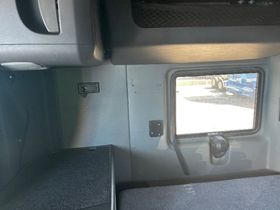 Sleeper Tractor-Heavy Duty Tractors-International-2021-LT625-El Paso-TX-774,127\n\t\tmiles-$ 27,750 - Image 19