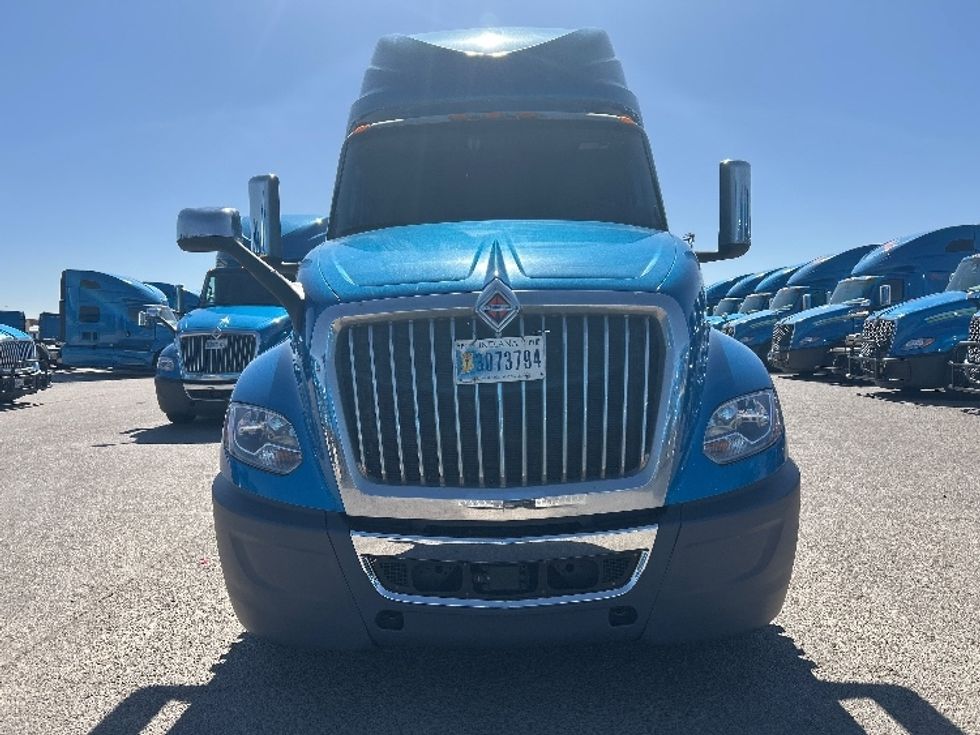 Sleeper Tractor-Heavy Duty Tractors-International-2021-LT625-El Paso-TX-774,127\n\t\tmiles-$ 27,750 - Image 2