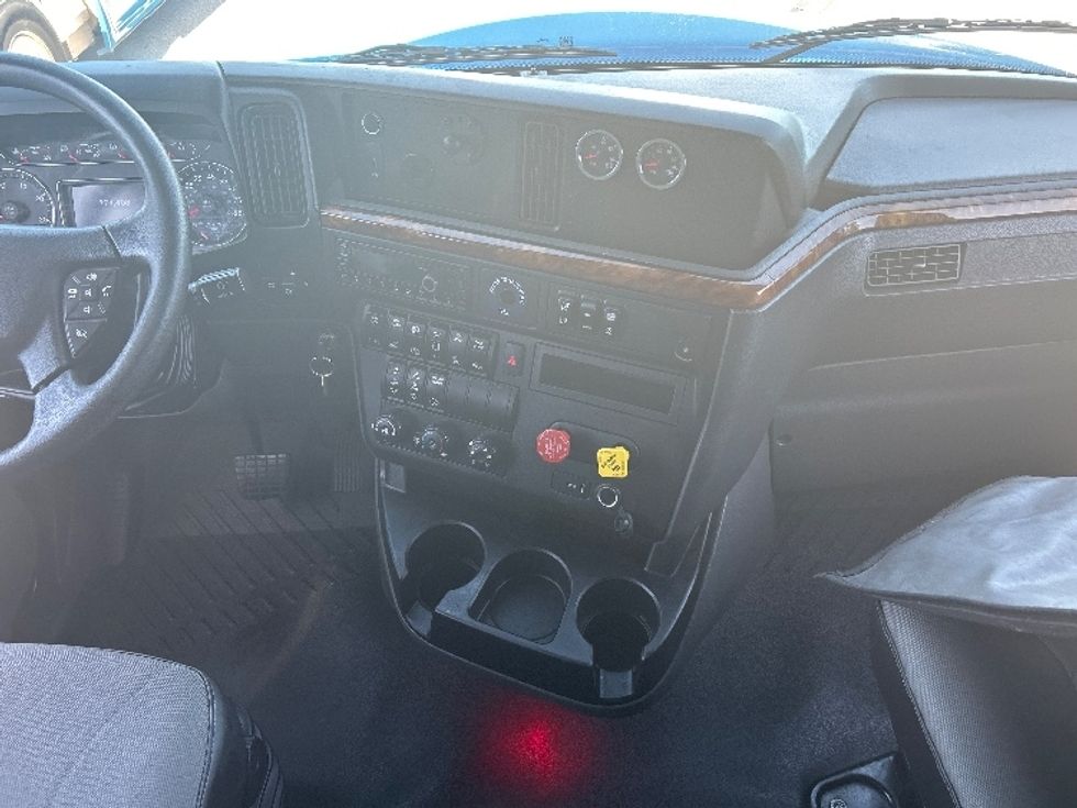 Sleeper Tractor-Heavy Duty Tractors-International-2021-LT625-El Paso-TX-774,585\n\t\tmiles-$ 27,750 - Image 12