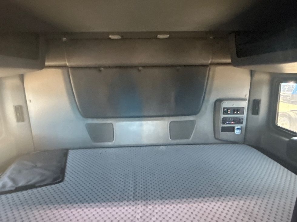 Sleeper Tractor-Heavy Duty Tractors-International-2021-LT625-El Paso-TX-774,585\n\t\tmiles-$ 27,750 - Image 16