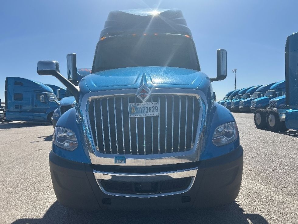 Sleeper Tractor-Heavy Duty Tractors-International-2021-LT625-El Paso-TX-774,585\n\t\tmiles-$ 27,750 - Image 2