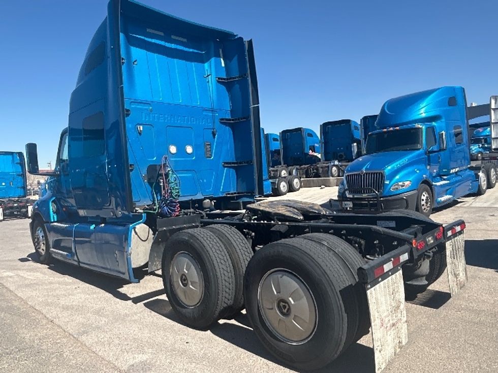 Sleeper Tractor-Heavy Duty Tractors-International-2021-LT625-El Paso-TX-774,585\n\t\tmiles-$ 27,750 - Image 5