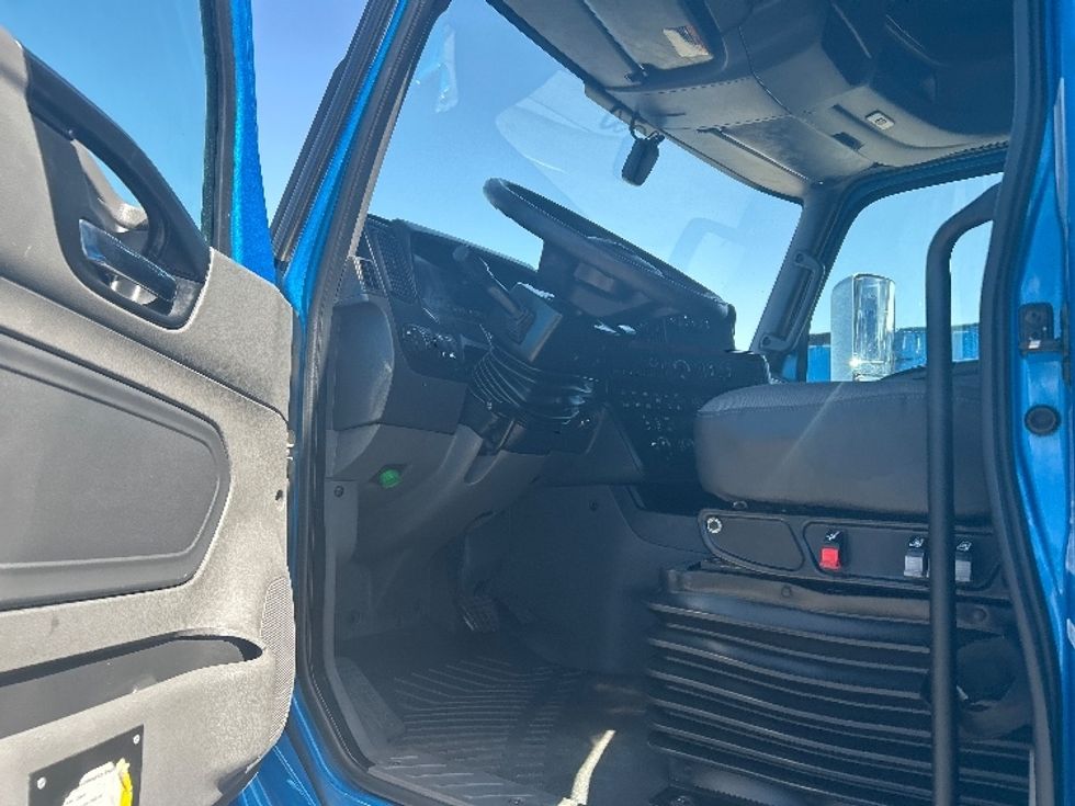 Sleeper Tractor-Heavy Duty Tractors-International-2021-LT625-El Paso-TX-774,585\n\t\tmiles-$ 27,750 - Image 9