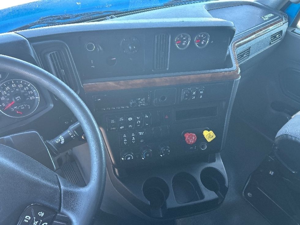 Sleeper Tractor-Heavy Duty Tractors-International-2021-LT625-El Paso-TX-776,016\n\t\tmiles-$ 27,250 - Image 10